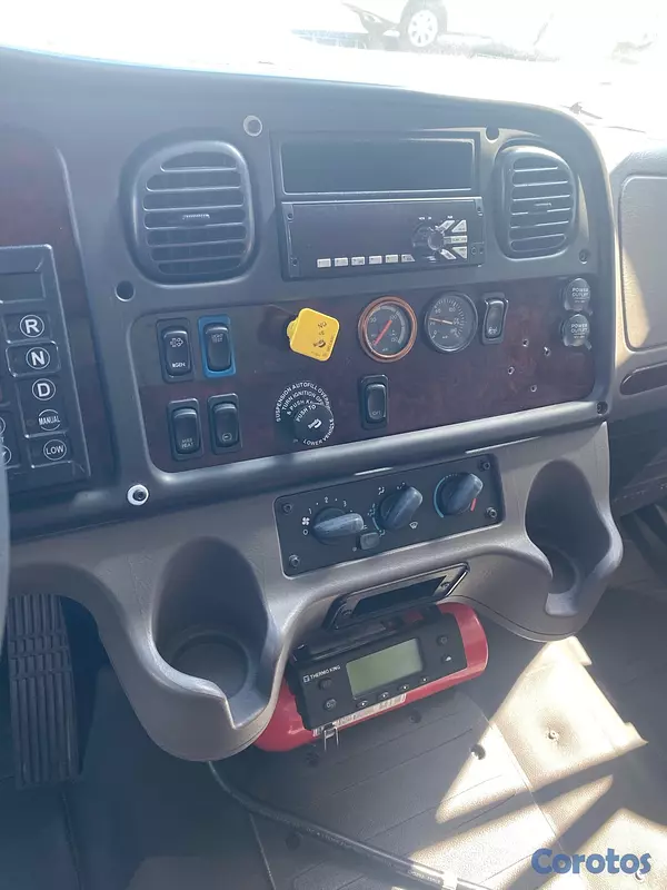camiones y vehiculos pesados - Camión  Freightliner año 2018 con furgón  de 26 pies 
Recien Importado  5