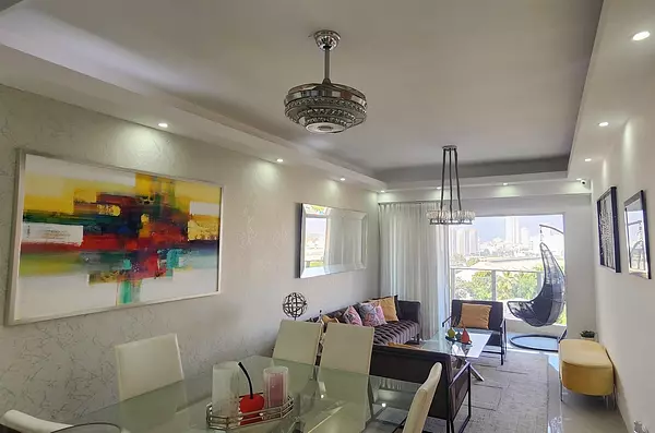 apartamentos - SE VENDE

Apartamento en 8vo piso con hermosa vista. En Av. Lope de Vega, Arroyo 7