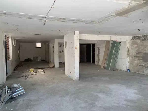 oficinas y locales comerciales - Local amplio en Naco 6