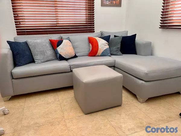 muebles y colchones - Sofá seccional de tres Plazas 2