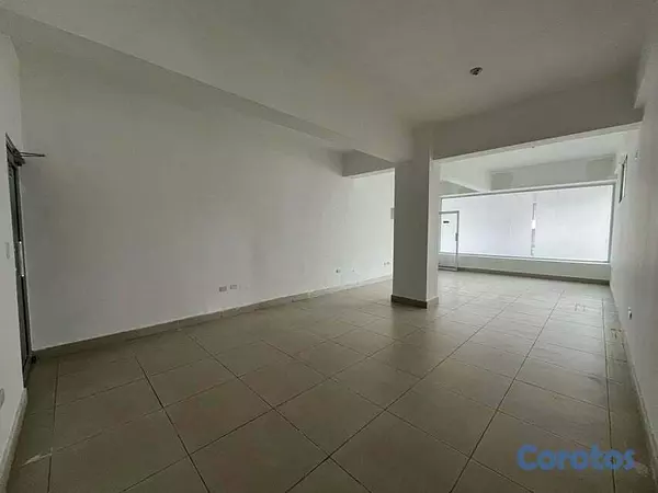 oficinas y locales comerciales - Local comercial en alquiler en naco 5