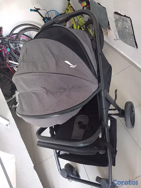 coches y sillas - Vendo coche 3,500 por mudanza 3