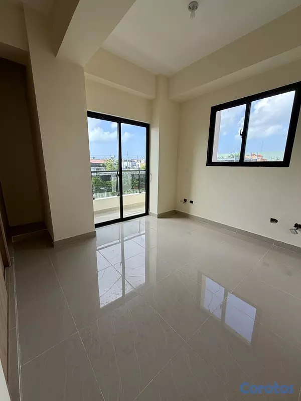 apartamentos -  piso 3 en alquiler torre nueva de 3 habitaciones  detrás de mega centro 4