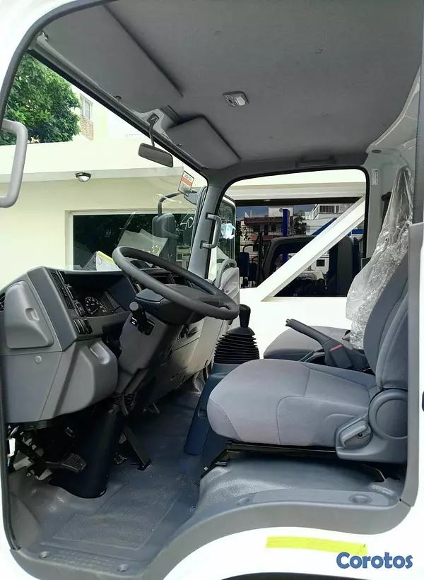 camiones y vehiculos pesados - Isuzu NPR Cama Larga (14 PIES) 2026 2