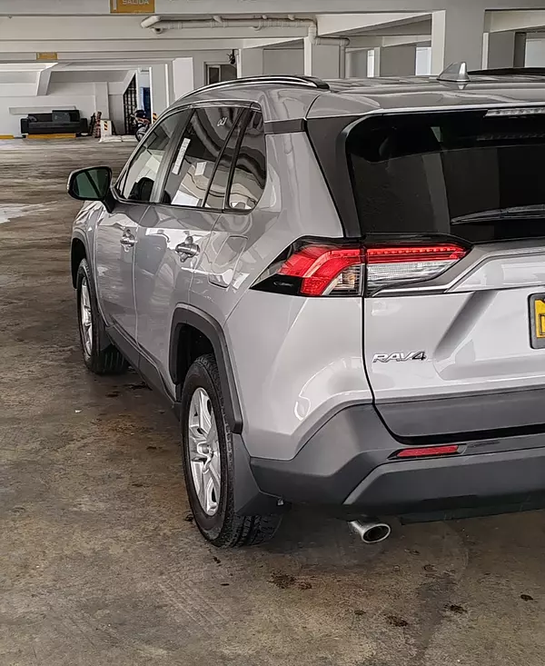 jeepetas y camionetas - Toyota rav4 2020 xle clean carfax  2