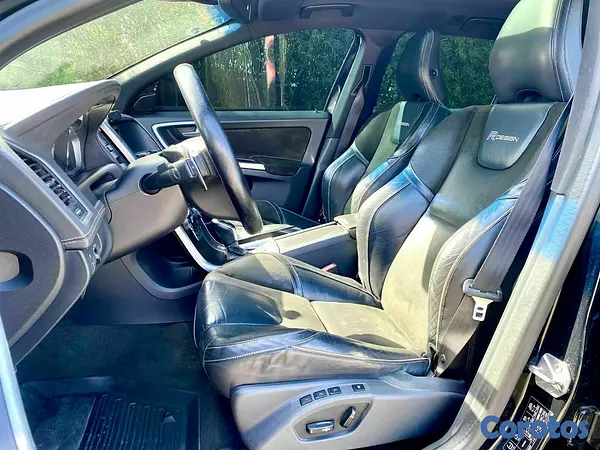 jeepetas y camionetas - VOLVO XC60 T6 R DESING AWD 2014 9