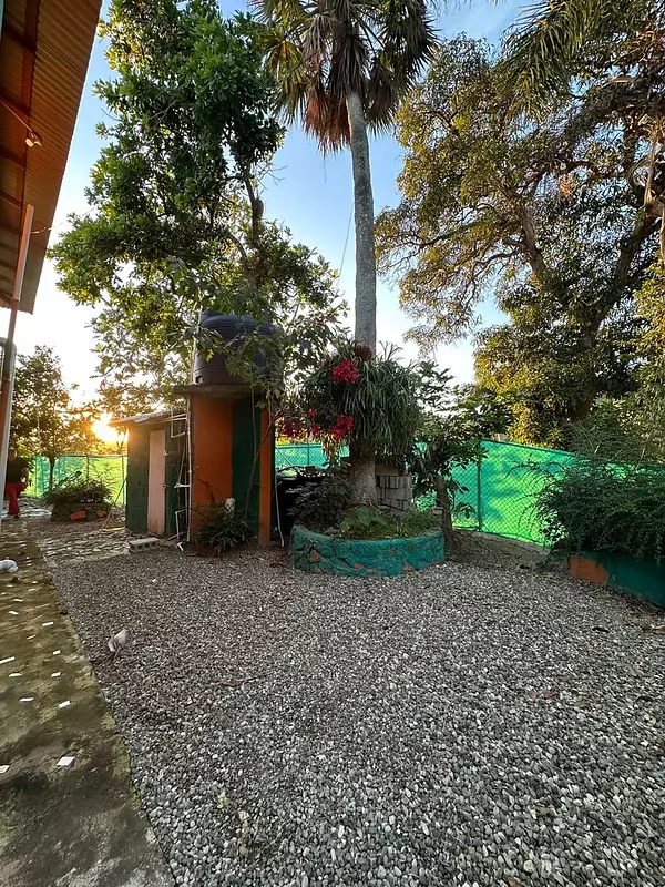 solares y terrenos - Finca de 7 Tareas con Caseta y Piscina en Las Montañas  6