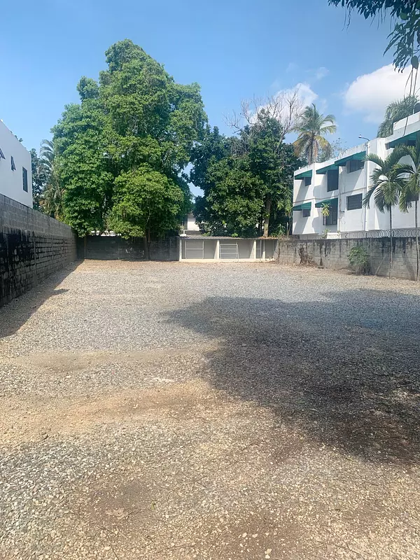solares y terrenos - Solar comercial en alquiler  4