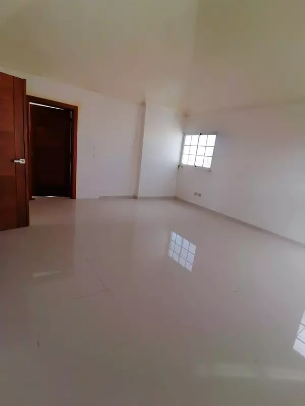 casas - Se vende casa en San Isidro residencial cerrado cerca del supermercado Bravo 2