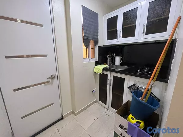 apartamentos - vendo primer nivel mirador norte una habitación baño parqueo patio  5
