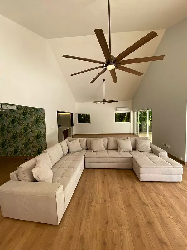 casas vacacionales y villas - HERMOSA VILLA EN METRO COUNTRY CLUB✨

• Categoría: Villa.
• Ub: Juan Dolió 8
