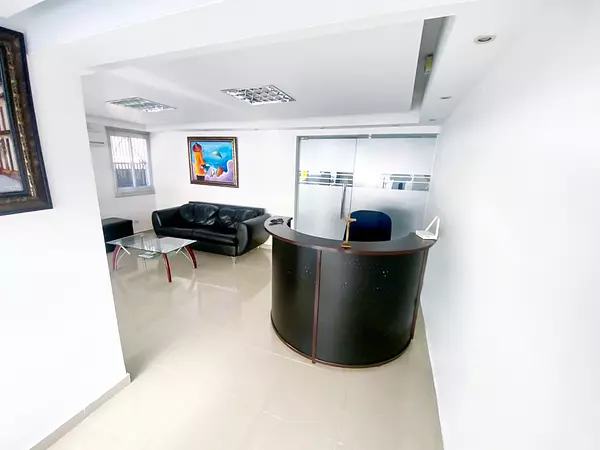 oficinas y locales comerciales - Local céntrico en naco  3