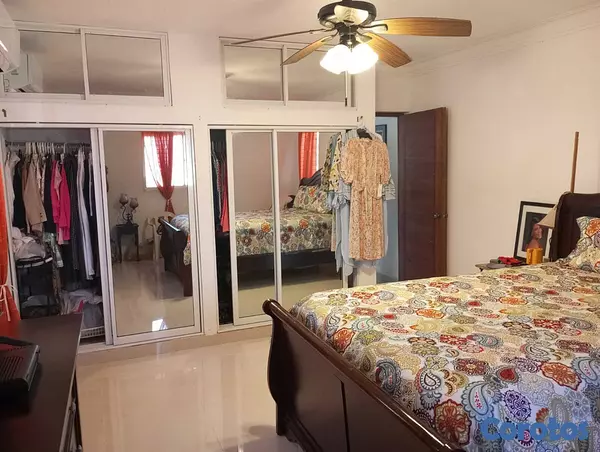 casas - Se vende amplia casa de dos niveles,  4