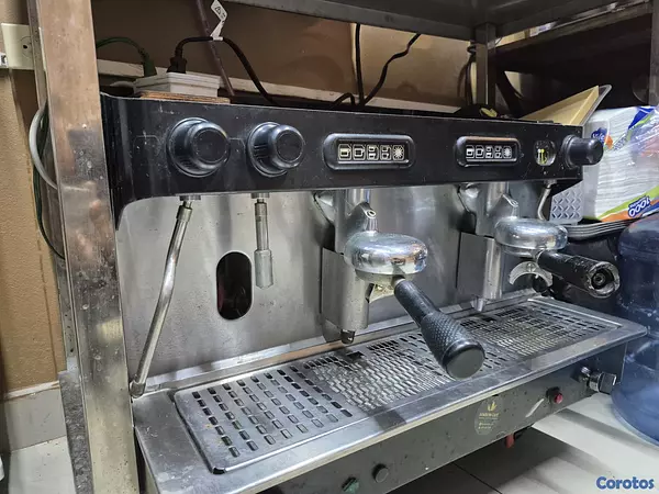 equipos profesionales - Máquina de café industrial  5