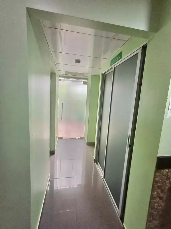 oficinas y locales comerciales - Local Comercial en Venta AV. REPÚBLICA DE COLOMBIA 8