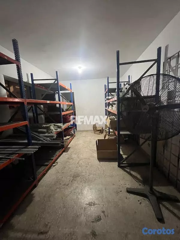 oficinas y locales comerciales - Local comercial de 700mt2 en alquiler en Altos de  9
