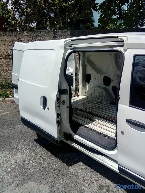 jeepetas y camionetas - Furgoneta Renault 2015 6