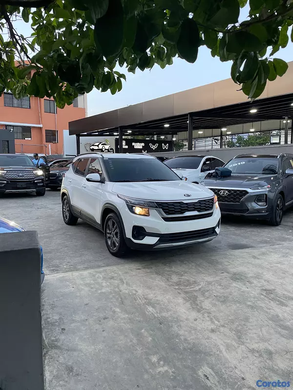 jeepetas y camionetas - Kia Seltos LX 2021 3