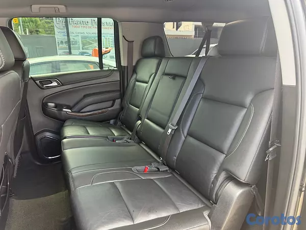 jeepetas y camionetas - Chevrolet Suburban LT 2017 5