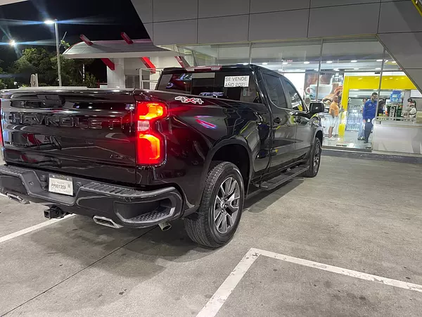 jeepetas y camionetas - chevolet silverado 2021 2