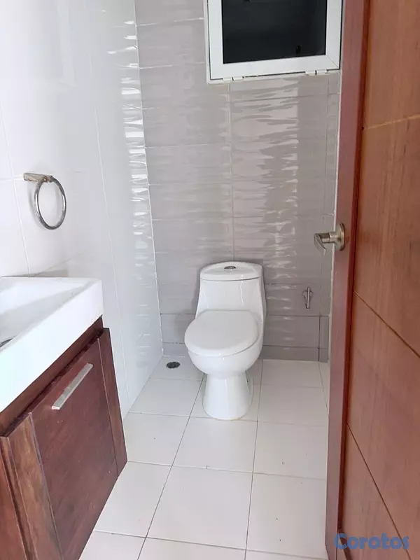 apartamentos - alquiló Evaristo Morales dos habitaciones con su baño dos parqueos balcón servic 9