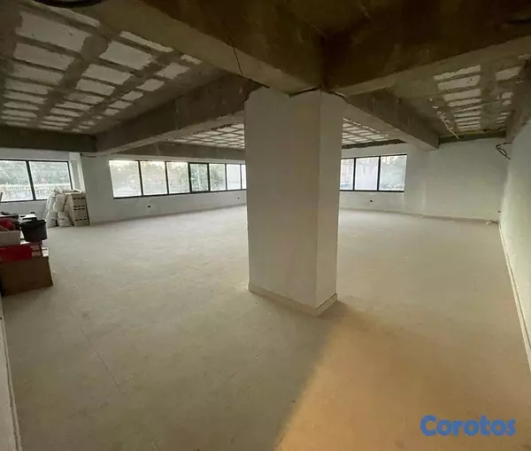 oficinas y locales comerciales - LOCAL COMERCIAL EN RENTA 4