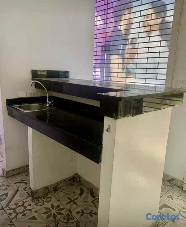 oficinas y locales comerciales - se alquila local s 6