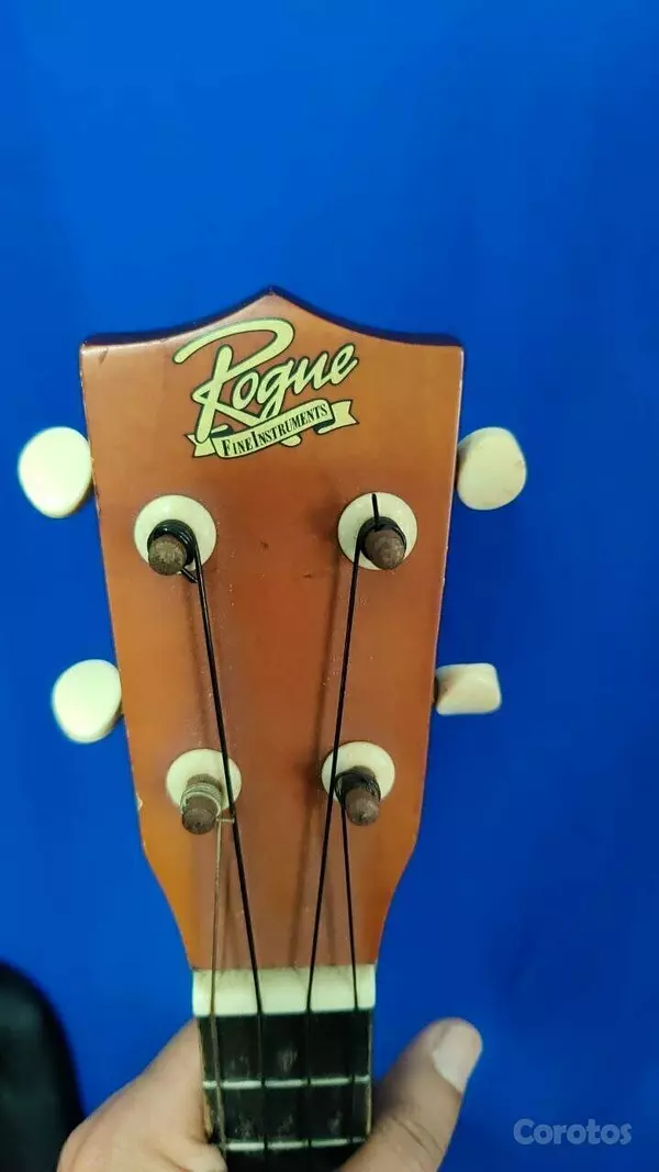 instrumentos musicales - Ukulele Barítono Electroacústico Rogue – con estuc 4