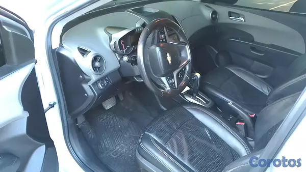 carros - Chevrolet Sonic  7