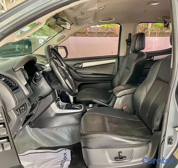 jeepetas y camionetas - Isuzu DMAX LS 2020 6