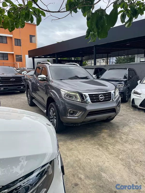 jeepetas y camionetas - Nissan Frontier LE 4x4 2018 3