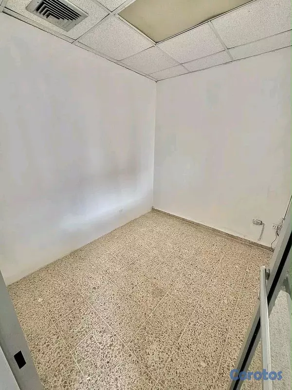 oficinas y locales comerciales - Alquilo local en plaza comercial eb Castellana  9