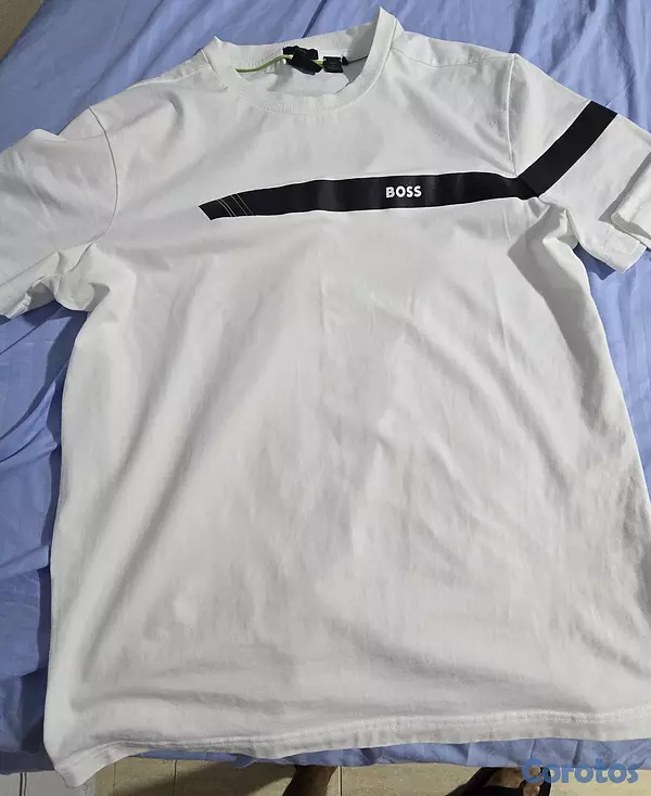 ropa para hombre - **Vendo poloshirts hugo boss size L practicamente  5
