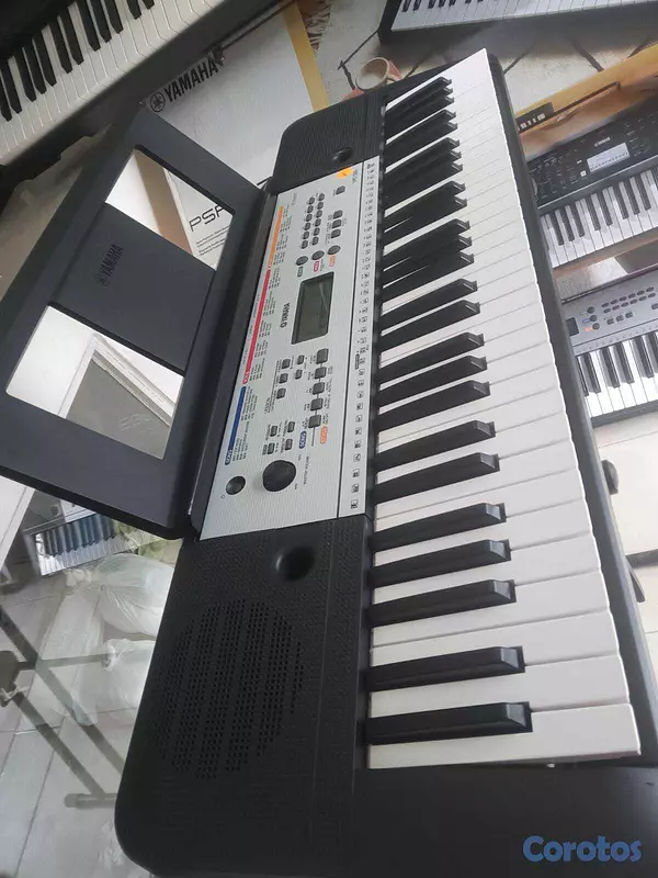 instrumentos musicales - Piano Yamaha YPT-260-61TECLAS  Incluye: atril y fu 2