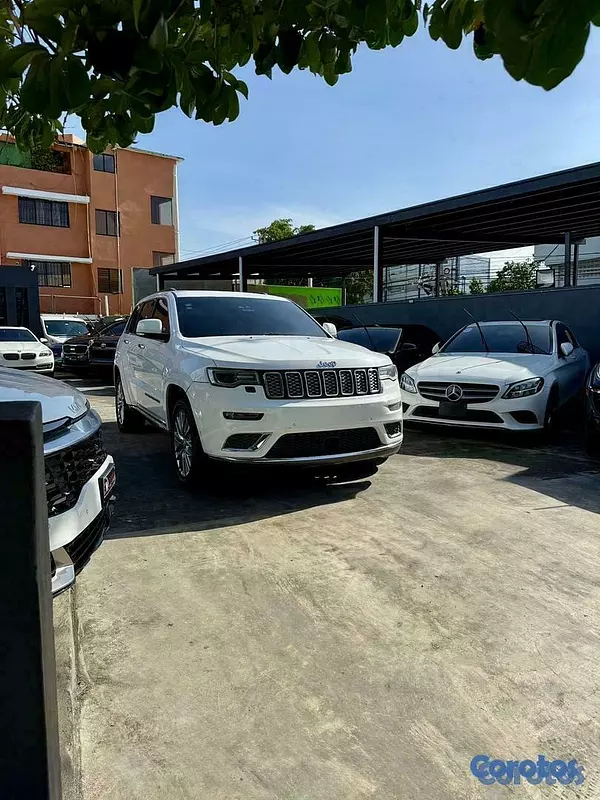 jeepetas y camionetas - Jeep Grand Cherokee SUMMIT 2018 3