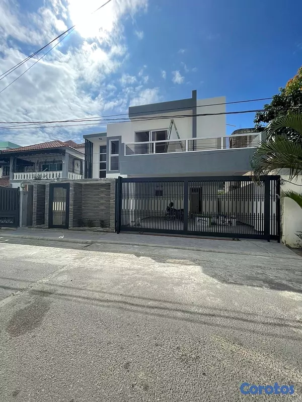 casas - venta de mansión con piscina y 382m en la autopista de san isidro Santo Domingo  17
