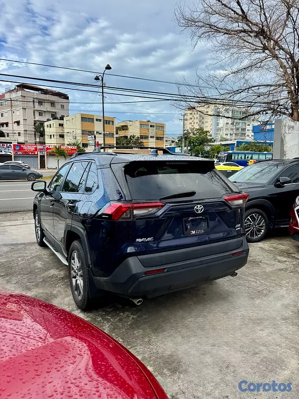 jeepetas y camionetas - Toyota Rav4 XLE AWD 2021 8