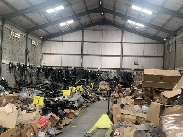 oficinas y locales comerciales - Nave amplia  en alquiler 3