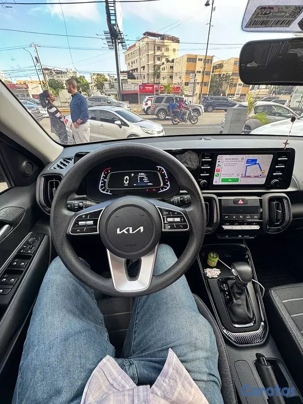 jeepetas y camionetas - Kia Sonet LX 2025 9
