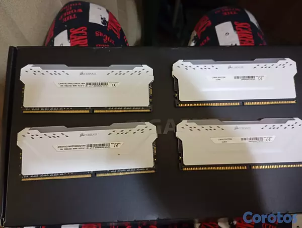 otros electronicos - Tarjeta gráfica Asus ROG Strix DDR5 8GB 3
