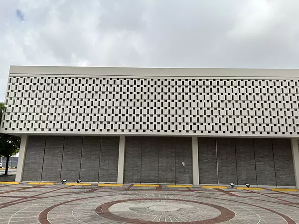 oficinas y locales comerciales - Edificio corporativo alquiler en Naco 3