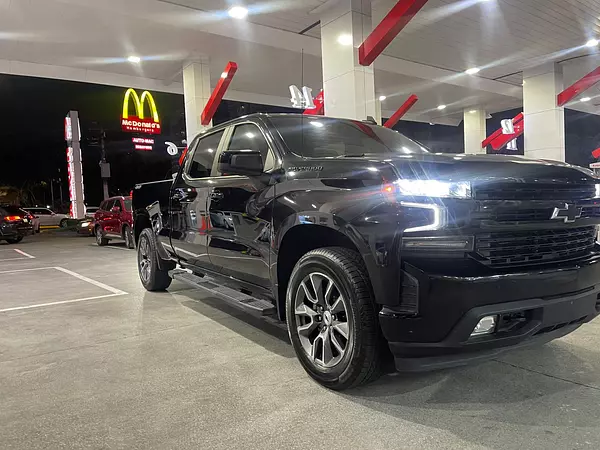 jeepetas y camionetas - chevolet silverado 2021 3