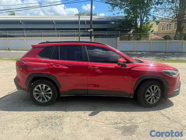 jeepetas y camionetas - Toyota Corolla cross 2022 cómo nueva 11