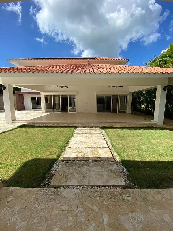 casas vacacionales y villas - HERMOSA VILLA EN METRO COUNTRY CLUB✨

• Categoría: Villa.
• Ub: Juan Dolió 6