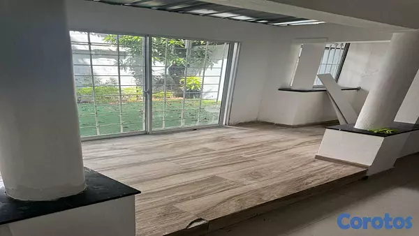 oficinas y locales comerciales - Local en el Millon de 120m2 mas 40 de patio 2
