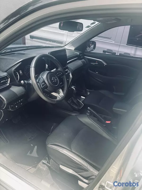 jeepetas y camionetas - Jeepeta Suzuki Grand Vitara GLX 2024 Full 6