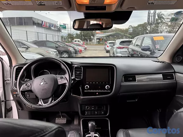 jeepetas y camionetas - Mitsubishi Outlander SEL 2019  
 7