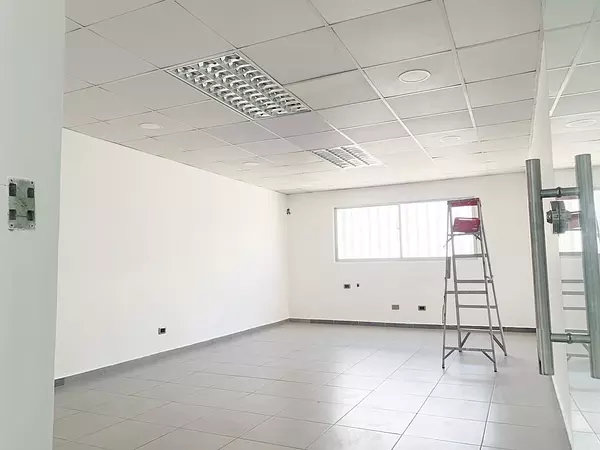 oficinas y locales comerciales - Local en el mirador  3