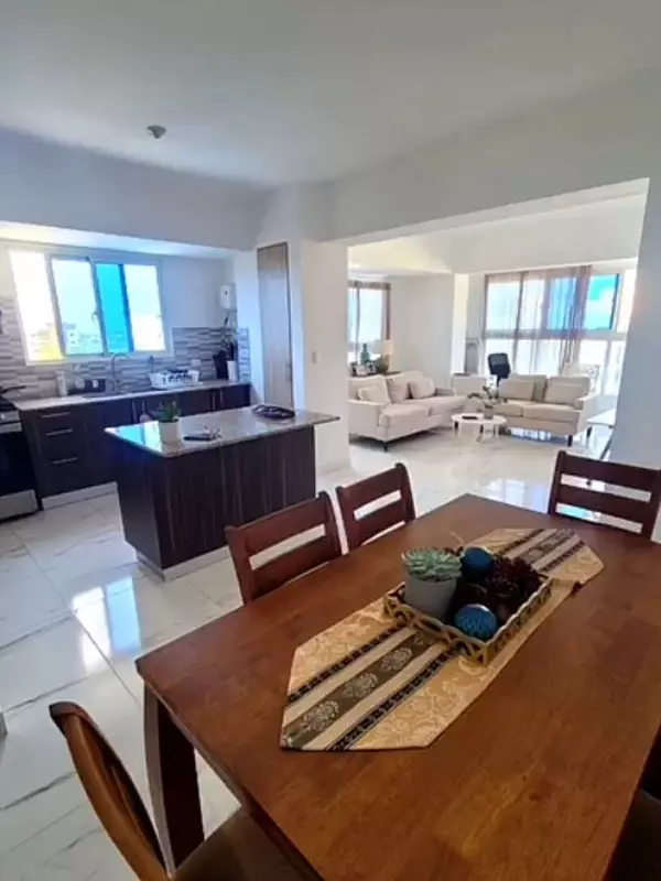 apartamentos - Apartamento en la independencia de oportunidad.
97 mts, 4to pso
3hb
US$ 170,000  3