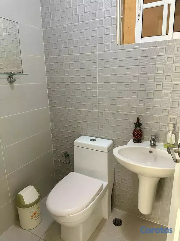 casas - Casa de 3 habitacioens 3 baños 4 parqueos en alqui 5